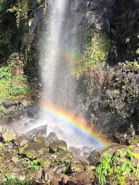 cascade arc en ciel